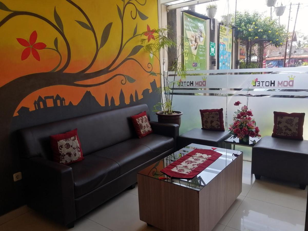 DOM Hotel Jogja Ngaglik Buitenkant foto